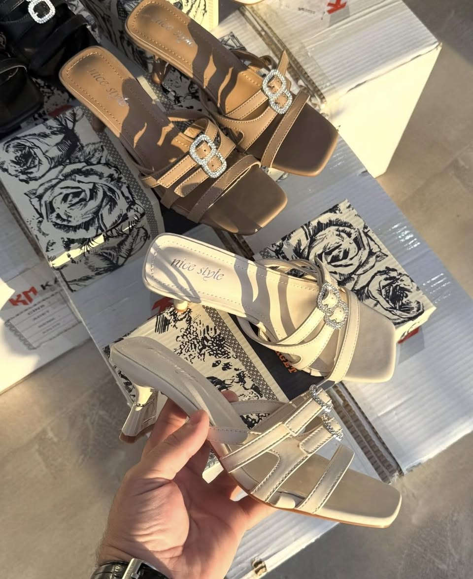 واتساب *********** 
صفحتنا على الانستا 
‏https://www.instagram.com/khaled_bags_shoes?igsh=aHgzNnAyeDc0cGd1
السناب 
‏https://www.snapchat.com/add/khaledzahawe?share_id=GwP3kgwzTro&locale=ar-EG-u-nu-latn
التيك توك 
‏https://www.tiktok.com/@khaledzahawe?_t=8kEouIPTpO1&_r=1
