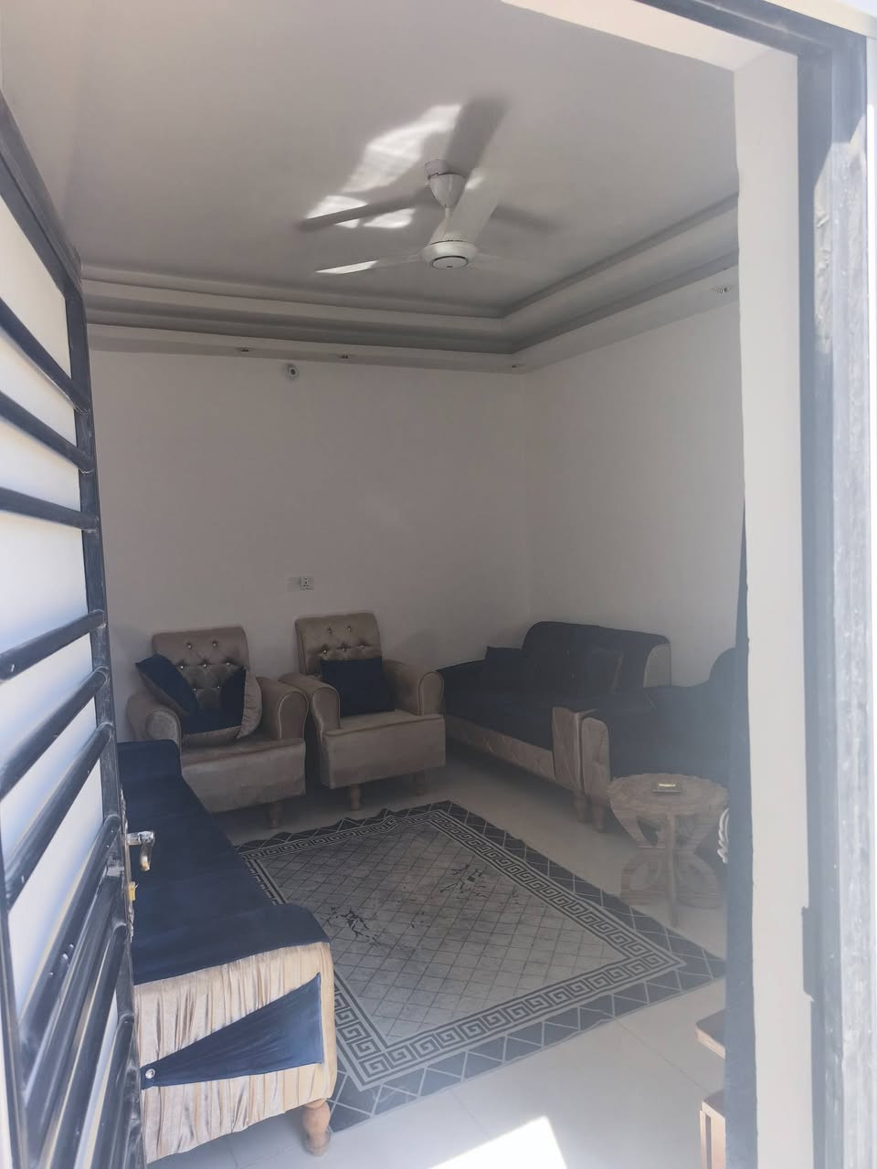 بيت للبيع
سلام عليكم
بيت للبيع بمحمع الزهراء السكني البيت بي هواي اظافات وتغييرات واصل للشركة 55 مليون وكل شهر تدفع 500 الف يباع بتطلوعة مناسبة
للأستفسار ***********
