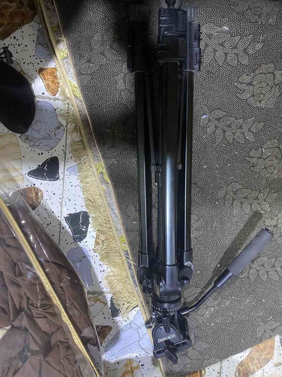 سلام عليكم 
استاند كامره للبيع
قيم واخذ
مكاني الامين ثانيه 
***********
