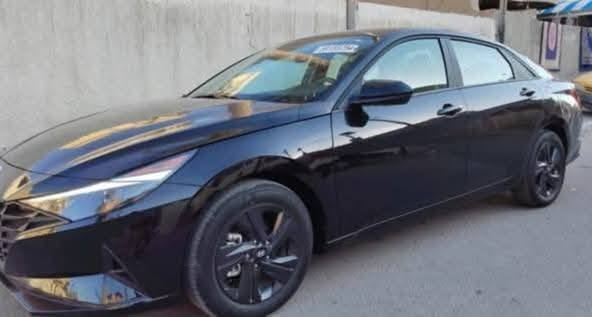 النترا 2023 محرك 2000 دوش  ماشيه 32  سياره جديدا 
بصمه
وتشغيل عن بعد
ورادار امامي خلفي
وتحديد مسار
 وتنبيه
 اندرويد وكار بلي
هواي مواصفات هاي اختصار عددت

سياره بسمي سنويه ل2029  اروح مباشر تحويل 
بدون مراوس 
145 رايدهه ***********
