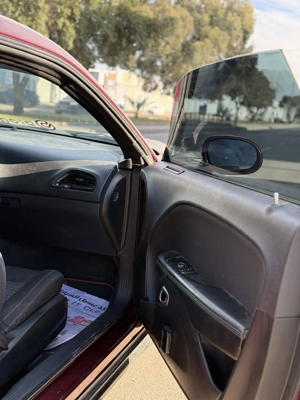 السلام عليكم 
دوج جالنجر للبيع فقط 
لون كرزي موديل ٢٠١٧ sxt 
ضرر من امريكا قطعتين فقط بدون دواخل جاملغ وبنيد محدث 
وبيها رشات صبغ أبيع حزام افضل 
السعر ١٤٥ بيها مجال وتدلل
***********
