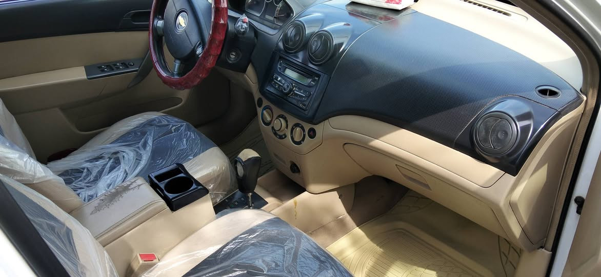 سلام عليكم سياره للبيع افيو موديل 11 خليجي مفتوح مكينة 1400رقم انكليزي السنويه ال27 مكفوله من محرك وكير وتبريد وحداديه كهربائيات فقط جاملغ مفتوح وبيه باردات عنوان السياره كوفه شارع المعمل الاستفسار الاتصال عالرقم***********
اوعالماسنجرالسعر
