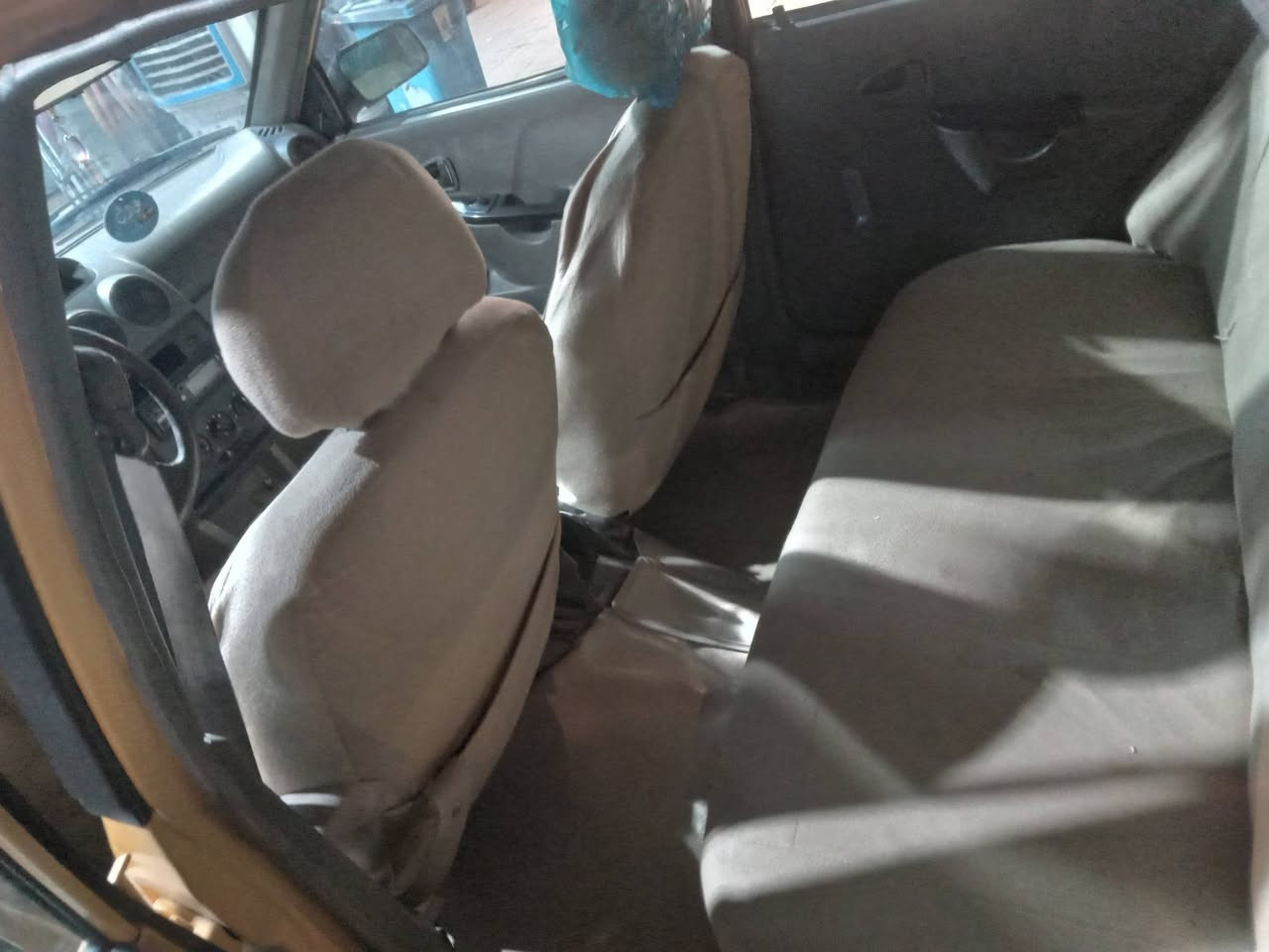 السلام عليكم سايبا ١٢ رقم احمر بغداد
بسمنه كير ومكينه جدد صدر جديد تخم تاير  السياره بيه بيه طخه بالجاملغ  الخلفي الايسر  
شواصي مكفولات لافطر ولا لحيم السياره مدوشمه  كهربائيات كله شغاله
مكاني بغداد الغزاليه 
هذا رقمي***********
