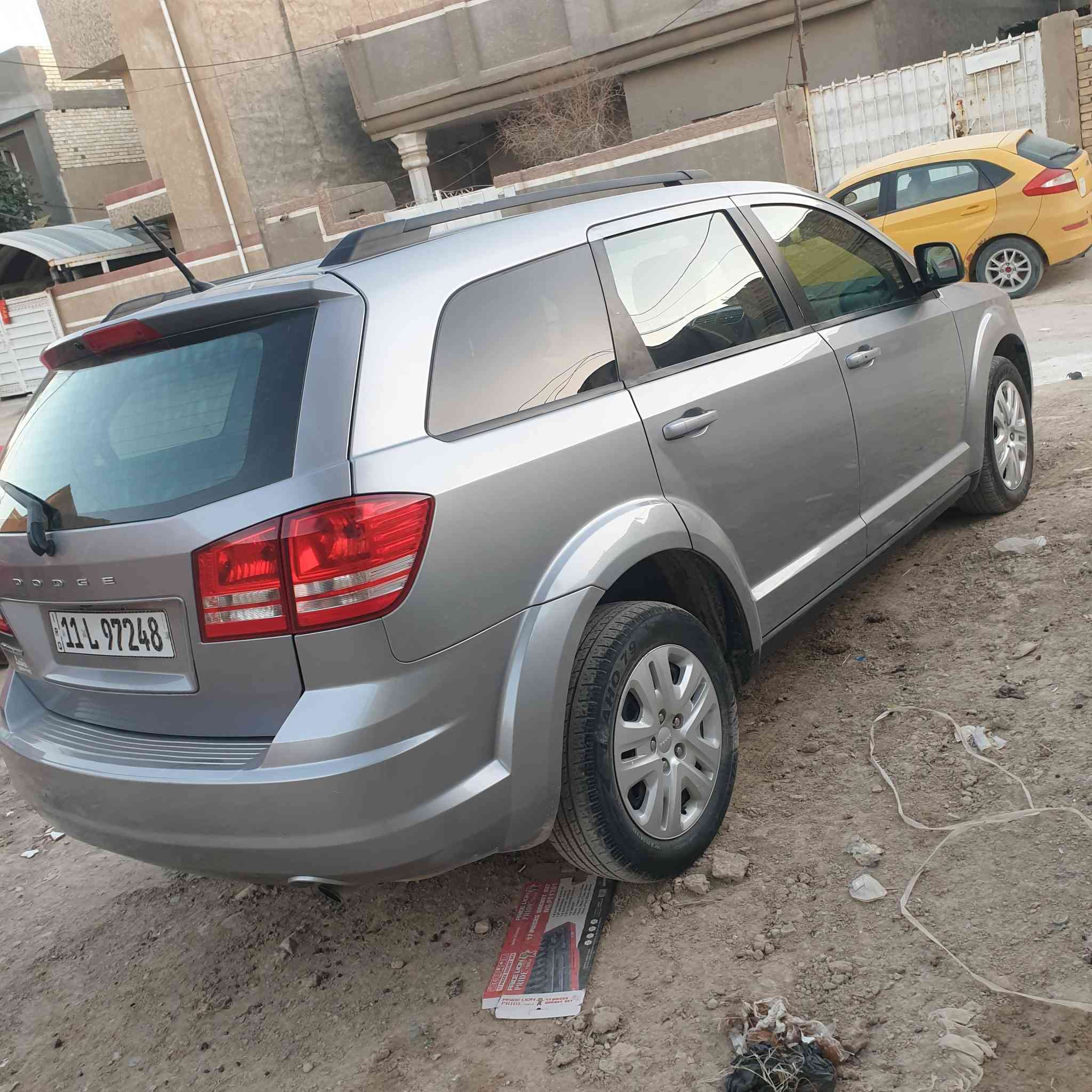 سلام عليكم 
دوج جورني موديل 18 حادث باب سايق صبغ يعني قطعة وحده رقم بغداد سنوية قبل شهر جددتة لحد ٣١ سيارة جاهزة من تخم تاير حدادية كير ومكينة مقفولة محرك 2400 تبريد قطعة وحده 
السعر 135 وبيه مجال 
مكان سيارة بابل مركز حلة 
اتصل وبخدمتك ***********٠
