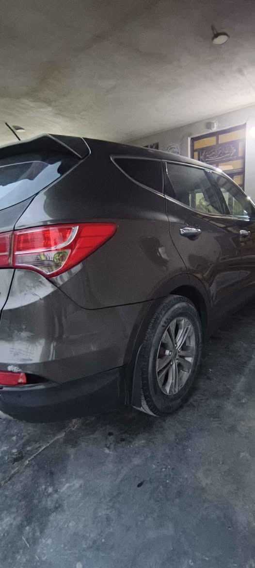 السلام عليكم 
سنتافي
موديل ١٤امريكي فقط بنيد مبدل وبيه كم قطعه صبغ بدون دواخل مكفولة كير محرك لغود شواصي 
فول موصفاات عدا البصمه فقط يحتاج دوشمه و صدره نضافته ٦٠بلميه مكاني بغداد بسمايه إتصال فقط متوفر*********** بغداد, العراق
