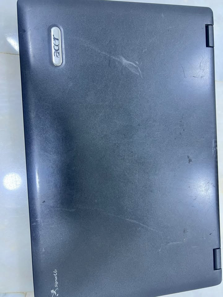اسوز
Ram 4 GB
Hard 128 ssd 
بطارية جديدة 
شاشة ١٥ 
وندوز 10 
السعر ٨٠ الف 
وياها جنطة هدية 
***********
