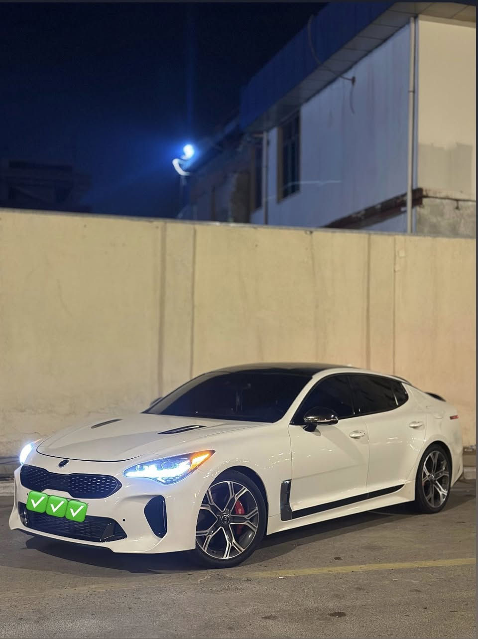 كيا ستينكر 2020 Gt2 
محرك 6 سلندر تون تيربو 
سياره فول اعلى شي بالستينكر 
داتو شو 
بصمة 
بنوراما 
كشنات تدفءة تبريد 
مري قلاب + شفط 
لايت داينمك متحرك + زنون بلاد 
جنطة شفط 
صدر امامي + خلفي بالكارتون 
تخم تاير جديد 
بدون اي نقص جاهزة حته دهن مبدل 
رقم بغداد الدولي تحويل ثاني يوم شرط 
صبغ اربع قطع / تخريب فقط بدون دواخل 
مكان سياره بغداد الكرخ 
السعر 179
***********
