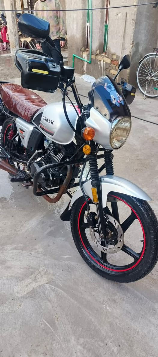 سلام عليكم دايوان جبلي للبيع كفاله عامه دراجه نضيفه وحلوه شوفت عينك كهربائيهت كله شغاله ما نقصه برغي العنوان بغداد بسمايه السعر مليون وبيه مجال حك الجيه مستعجل عله بيعته ***********وراق صولي
