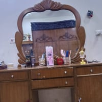 غرفه اخشاب • للبيع • بيها مجال