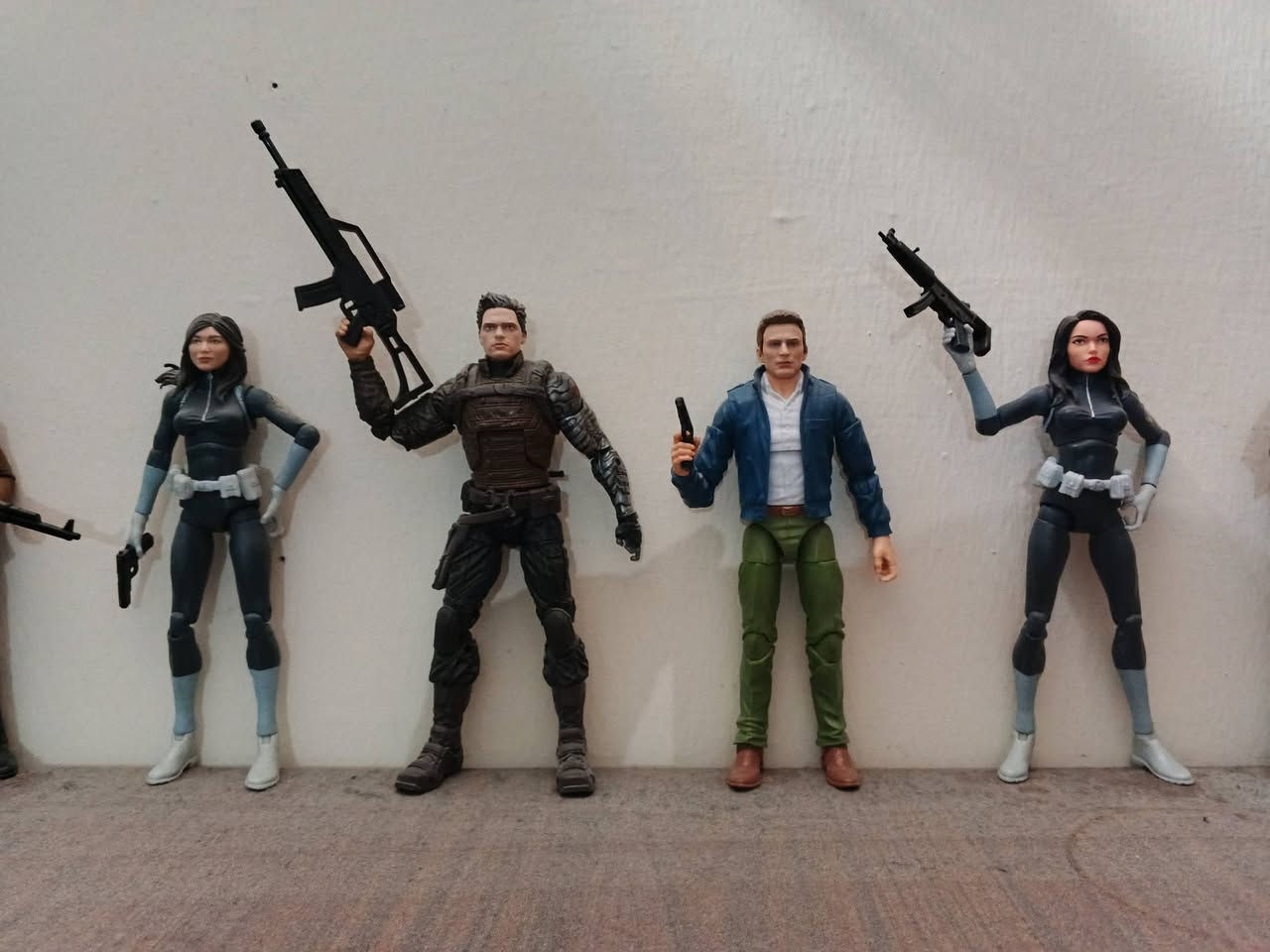 السلام عليكم. مجسمات للبيع...

المجسمات المفصلية الكبيرة أسعارها من ٢٥ الف إلى ٥٠ 
الف. أبيع شلع فقط، من ٨ قطع وفوق. الأسعار ثابتة قفل رجاءً 🔒، فقط إلي يشتريهم كلهم ممكن أنزله مبلغ يرضيني ويرضيه.

المجسمات الصغيرة أسعارها من ٥٠٠٠ دينار للسيارات والجنود، إلى ١٥،٠٠٠ للشخصيات الكرتونية. أبيع شلع فقط.

الصور المقربة المكررة بالنهاية يعني المجسم عندي منه مكرر ٢ أو ٣.


**إذا كنت صاحب هذا الإعلان وتريد حذفه لأي سبب، رجاءا أرسل رسالة إلى الدعم الفني**