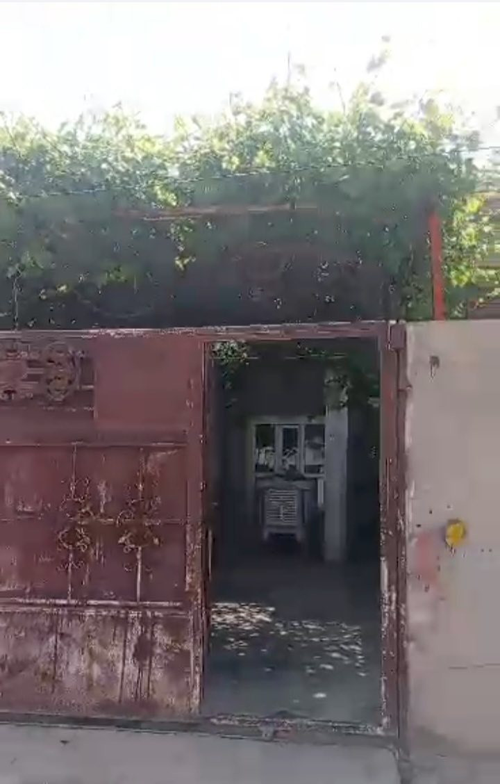 بيتين 500متر
كل بيت 250
صطح واحد مثل ماموضح ب فيديو
كل بيت غرفتين او مجمع درج او هول او ربعه او مطبخ 
       
هذا صاحب بيت اول ‭ ***********

هذا صاحب بيت ثاني ***********”. مقابيل بگاره

مكلف ب نشر
