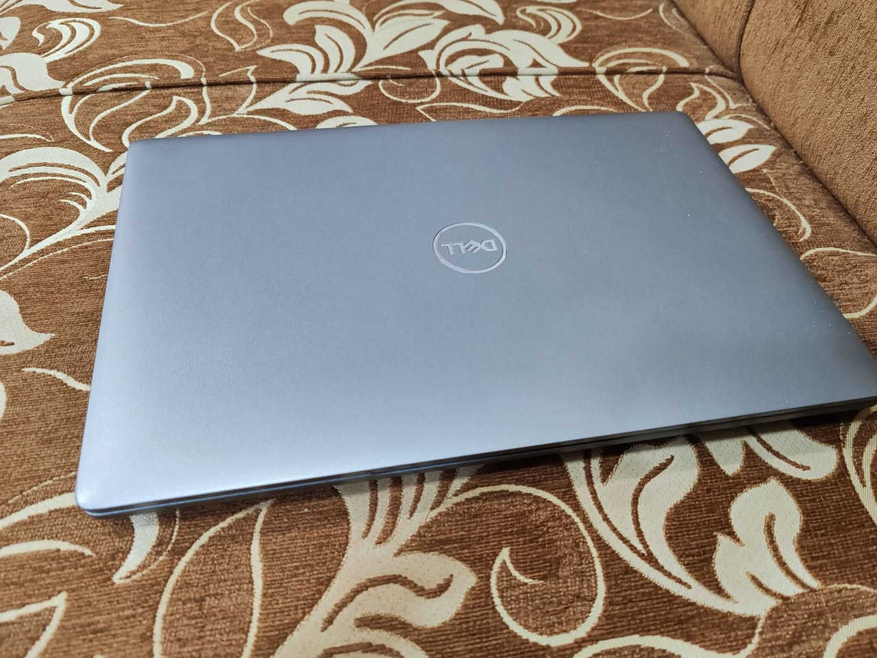 لابتوب ديل 
ci5 10310 جيل عاشر
RAM 16 GB
hard 256 nvme
سريع جدا 
كيبورد ضوئي
وندوز 11 مفعل رسمي
شحن يشغل يوتيوب 4 ساعات واكثر
نضيفة جدا 
السعر 310 مكاني الموصل 
*********** موصل, نينوى
