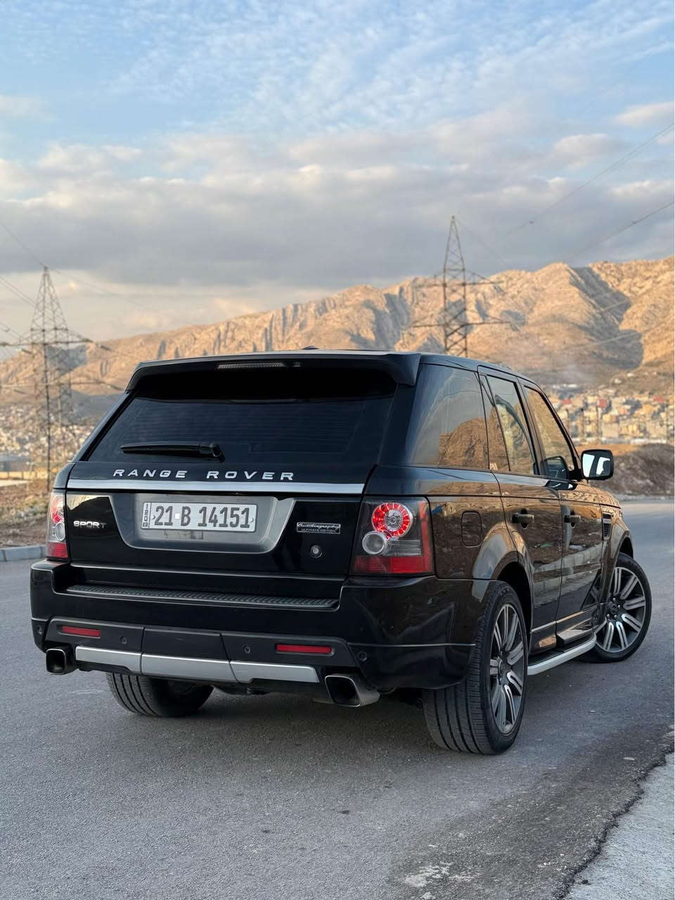 سلام عليكم رنج روفر SPORT شركة سردار وارد خليجي مكفولة بدون دعم وصبغ موديل 2010 فول مواصفات رقم وسنوية جديد باسمي للبيع او مراوس مكان سيارة دهوك ماشي 160الف كم ***********                                       *********** دهوك, العراق
