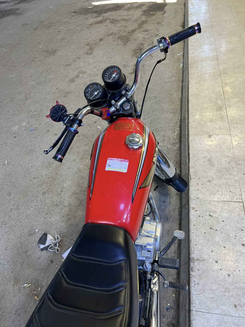 دراجه للبيع نامه اصلي تعمير 25شاصي ارشا 14اوراق اصولي برغي مامفتوح بيها الدراجه نضيفه كلشش السعر 825وبيها مجال بسيط العنوان ناصريه مركز ***********
