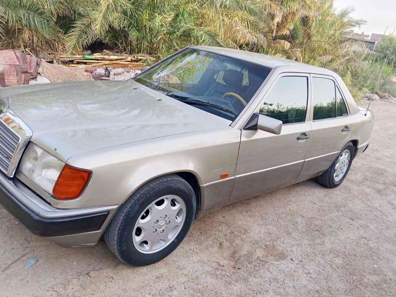 سلام عليكم من رخصه مدير الكروب مارسدس دب للبيع او مراوس مديل 88محدث 92سياره جاهزه من كلشي حداده تبريد مكينه كير من كشر خير من الله سياره نضيفه وجاهزه من كلشي سنويه منتهيه ب25تحويل السعر 58وبيهامجال عنوان بصره قضاء المدينه بلهوير اتصل وخادم ***********او***********
