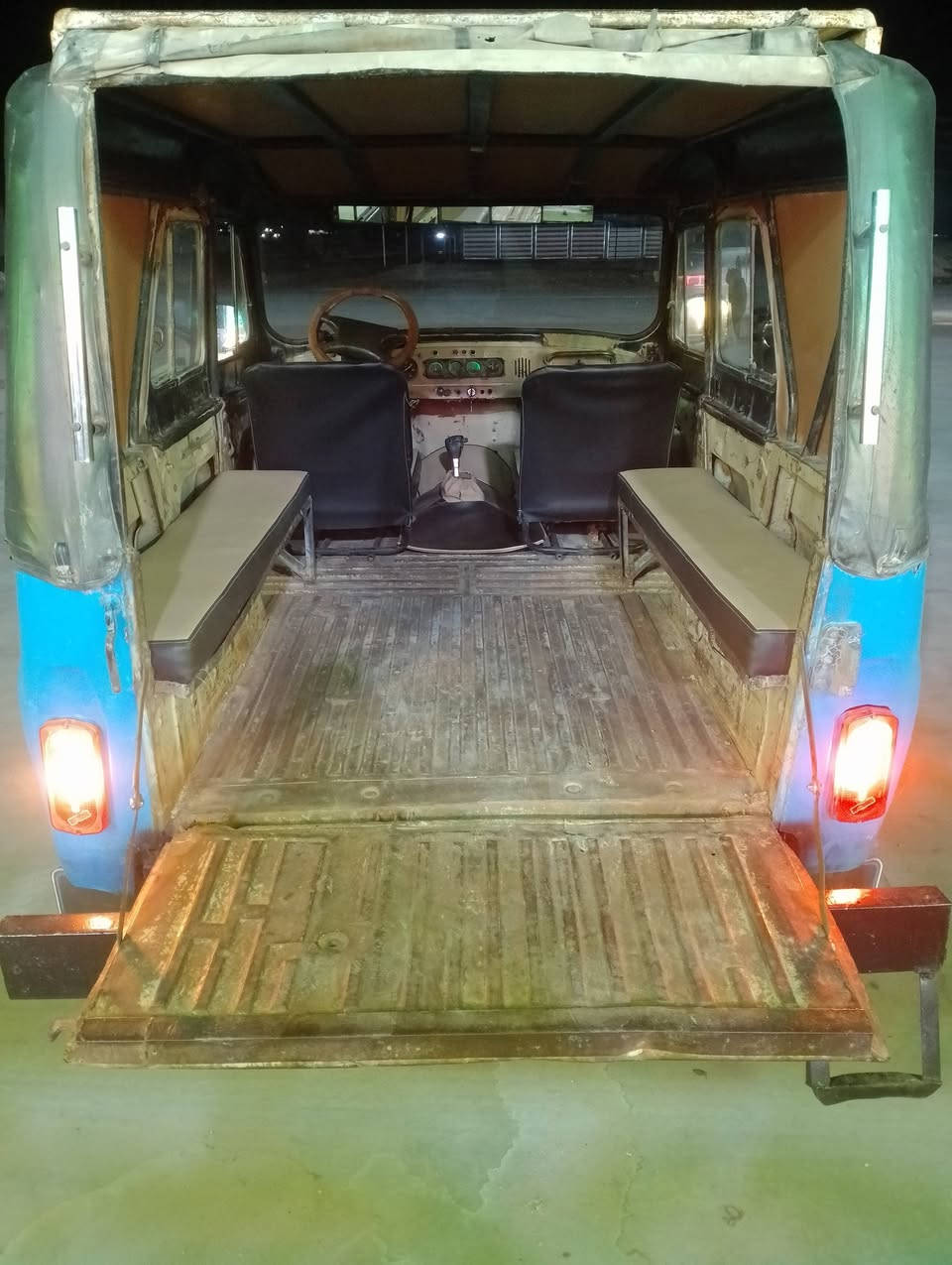 السلام عليكم شباب واز للبيع موديل 88 بدون رقم مكينه وكير خير من الله تحويره اكسن  فاره ودسكات امامي كهربائيات كله شغاله وباور ستيرن شاصي جديد والحب يخابر *********** والسعر 3600وبيه مجال
