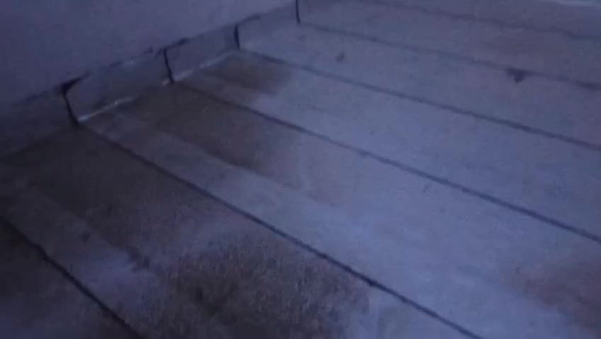 البيت للبيع المساحه 200 متر طابو صرف عالشارع العام ابو الخصيب ابو الجوزي الخدمات ماء و مجاري كهرباء السعر 150 وبي مجال البيت جديد جدا مامسكون بعده شارع تبليط 2 غرف استقبال كبيره صاله كبيره حمامات 2 خارجي وداخلي مطبخ حار وبارد ***********
