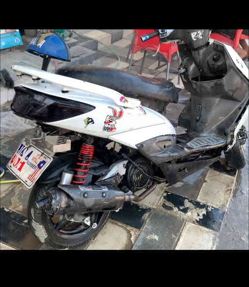 السلام عليكم سكنس فحل للبيع الدراجة گايمة كفالة من كلشي بس تجفيت 
كور مشيف كامل ويا جواكيج مثل
عنوان الشعب فلكة صبح الخياط 
متواجد واتساب 
***********
