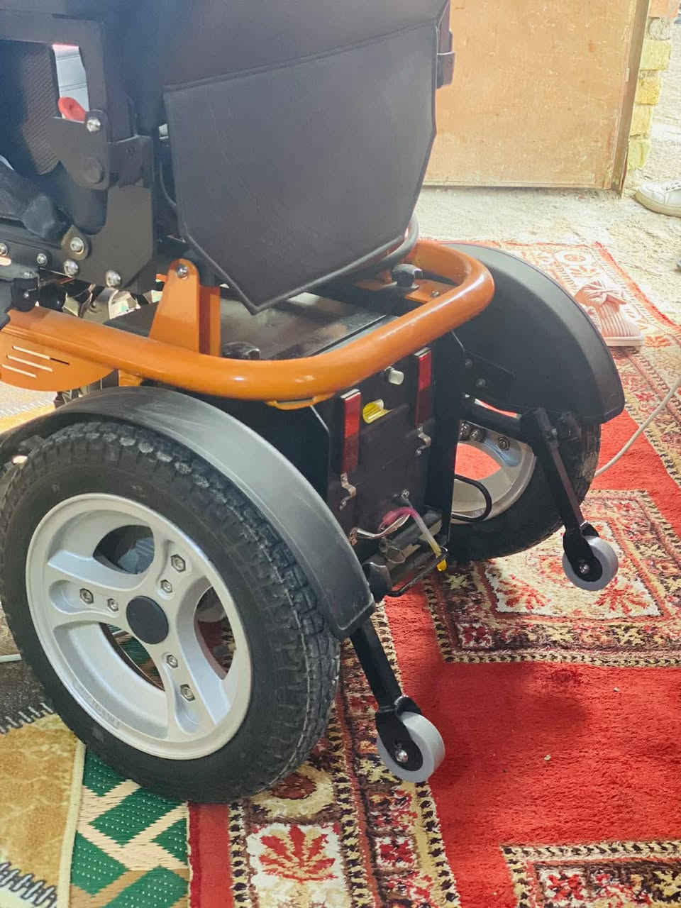 السلام عليكم
عربانه من ذوي الحتياجات الخاصه مال معوقين  العربانه نظيفه وجديده ما مستخدمه  العربانه شاصي 
+ دبل باتري يعني بترين 
للبيع السعر خاص  الرجاء التصال على الرقام التاليه 
***********
‏‪***********‬‏
