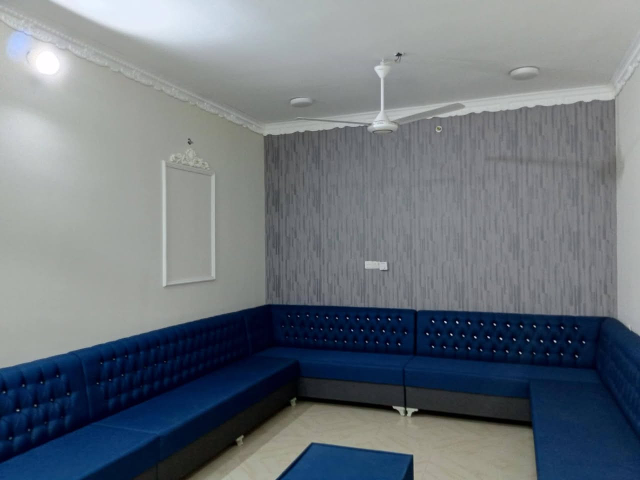 بيت للبيع ١٥٠ م طابقين مجاور البستاني ومطعم حجي حسين ثاني بيت عن الشارع العام ٤ غرف نوم السعر ٢٢٥ مليون قابل للتفاوض .رقم واتس ***********
