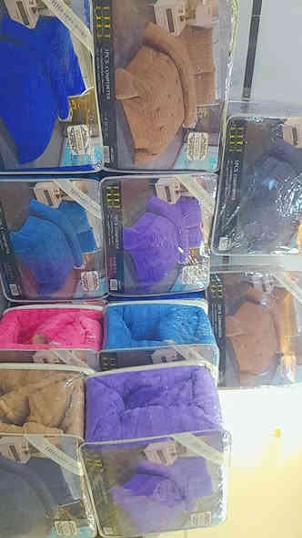 سلام عليكم 
انواع المفروشات بسعر رخيص العنوان مجمع الدوح يوجد توصيل ت***********
