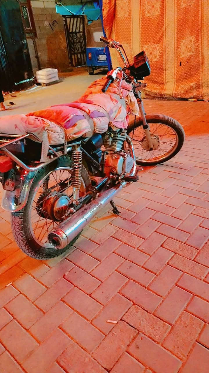 دراجه يراني شوف العين بل نهار بعد أوضح الدراجه المكان البصره جمهوريه الدراجه بس سنويه 600 وبيهه مجال ***********

