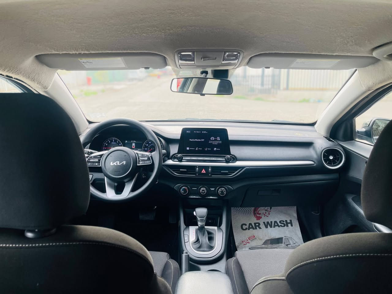 دخول جديد – حرة
كيا فورتي 2024 وارد أمريكي  🇺🇸  LXS

🔧 الضرر:
بنيد مبدّل، جامَلغ أيمن، باب أيمن، وتصليح جامَلغ خلفي
❗ بدون دواخل – البجم كبس
📷 التفاصيل كاملة موجودة

🚗 الممشى: 14 ألف ميل فقط
📍 رقم بغداد بسمي وثاني يوم تحويل 
⚙️ المحرك: 2000 DOHC دبل

المواصفات:
 • رادار أمامي
 • تحديد مسار / سياقة ذاتية
 • Auto Brake – توقف ذاتي عند الاقتراب ⛔️
 • كاميرا خلفية دوّارة 📷
 • شاشة كبيرة تدعم Android Auto / Apple CarPlay 📲
 • خرائط GPS 📌
 • فول تحكمات ستيرن
 • 3 أنظمة قيادة: Sport / Normal / Smart
 • كروز مثبت سرعة
 • ويل كب كروم
 • حساس إطارات
 • شاشة ضبط وأعطال بالدشبول
 • منافذ USB / AUX / 12V
 • 4 دسك + ABS + مانع انزلاق

✅ السيارة بدون أي نقص

💰 السعر: 145 قابل لمجال بسيط
📍 العنوان: بغداد – الرصافة
📞 ***********
