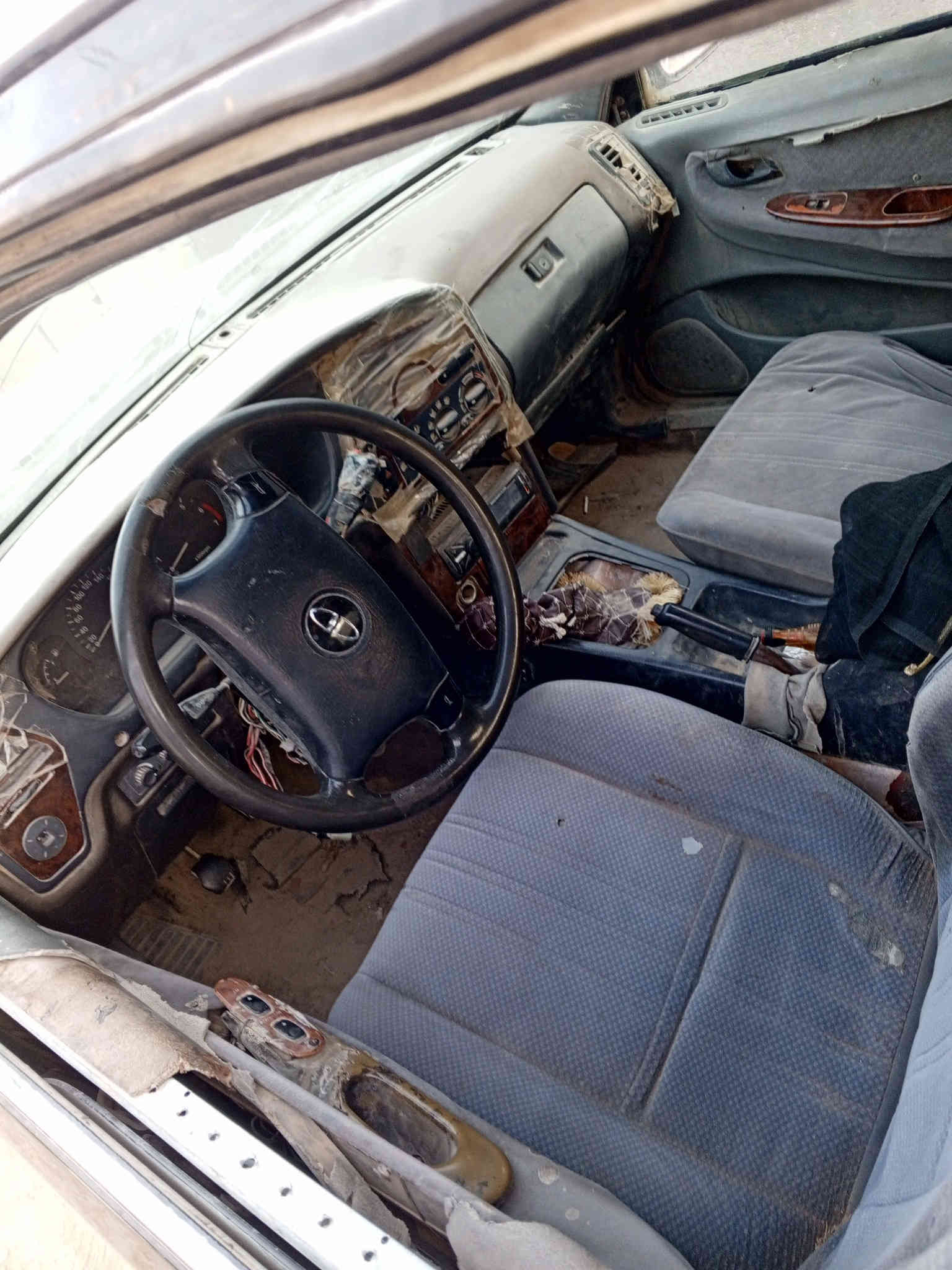 السلام عليكم ، دايو برنس موديل 1996 متعهد كير ومحرك دخانه قليله متعهد صدرها وكهربائيات تخم تاير باتري جديد سياره بلاديه شرط التحويل السعر 13 وبيها مجال العنوان بابل جبله لا اتواجد على الفيس ، ***********
