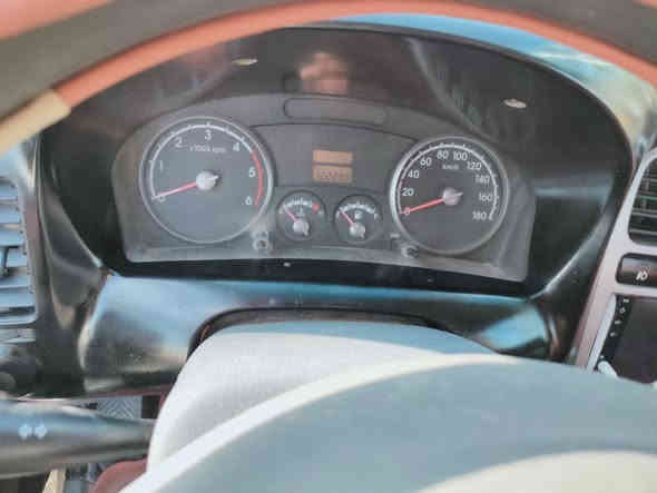 كيا بنگو مديل 2010 سياره مال جناي مرتبه من كلش 
رقم مميز ذي قار انگليزي السياره 2700 
بسمي...ذي قار سيددخيل..***********
