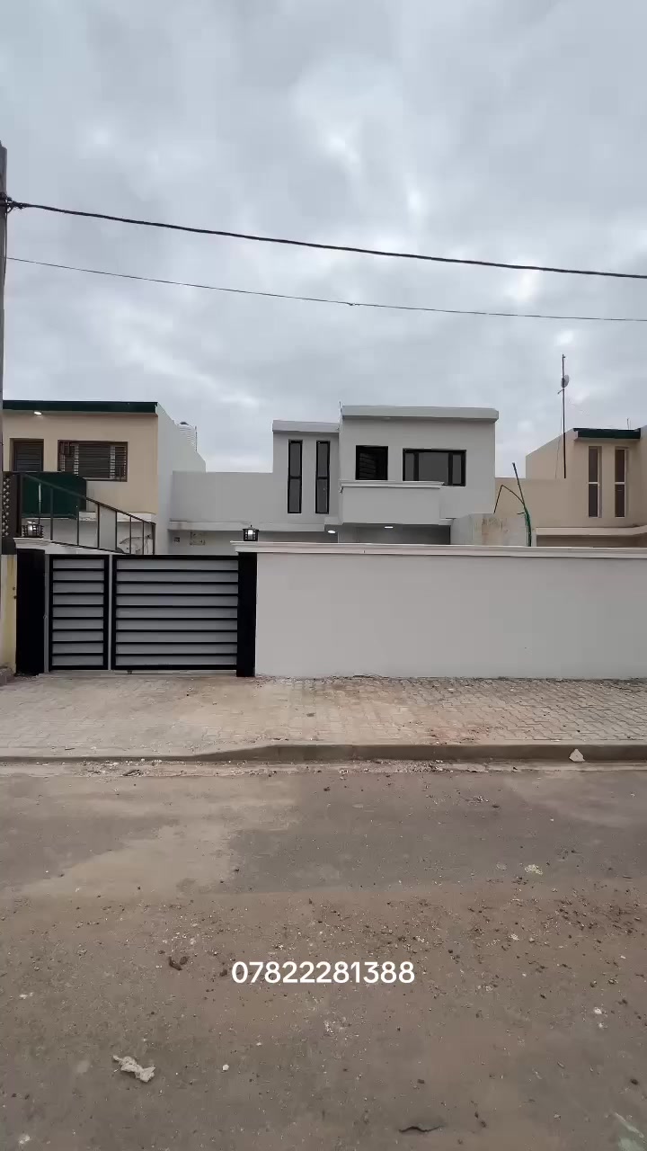 دار للبيع بمجمع ابو تراب 200م طابق ونص شارع 30
غرف 3 , صالة , استقبال , مطبخ , كراج , حديقة
يباع نقد لمعرفة السعر اكتب تم 
للأستفسار الاتصال على الأرقام 
***********@الجميع
