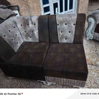 ديوان نظيف للبيع السعر 180 مابي اي ظرر غير شويه وصخ يرادله مسح للتواصل...