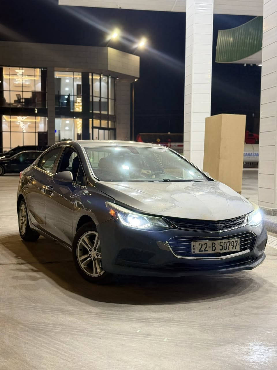 السلام عليكم شوفركروز موديل 2017
يرادله صبغ نص البنيد + جاملغ جه السايق مع العلم السياره مابيه صبغ بغير مكان حادثه من امريكا هذ وسونر موجود 
مكينه بيه خيط بخار خفيف كير مكفول تبريد ثلج صدر جدييييد
موصفات تحكم جهتين 
ماشيه 158 الف كيلو 
تشغيل عن بعد 
شاشه اصلي 
مقاعد تدفئه
منضومه لايت زنوون 
كار بلي 
كامره خلفيه
تشغيل بصمه 
بصمه ابواب + صندوك 
مثبت سرعه
لد نهاري 
لايت اوتو 
موصفات لLTلمعروفه
محرك1400تيربو كير ATاوتو
لسعر 75 ورقه بي مجال بسيط
للاستفسار: ***********

م/ السياره يرادله شويه ترتيبات
