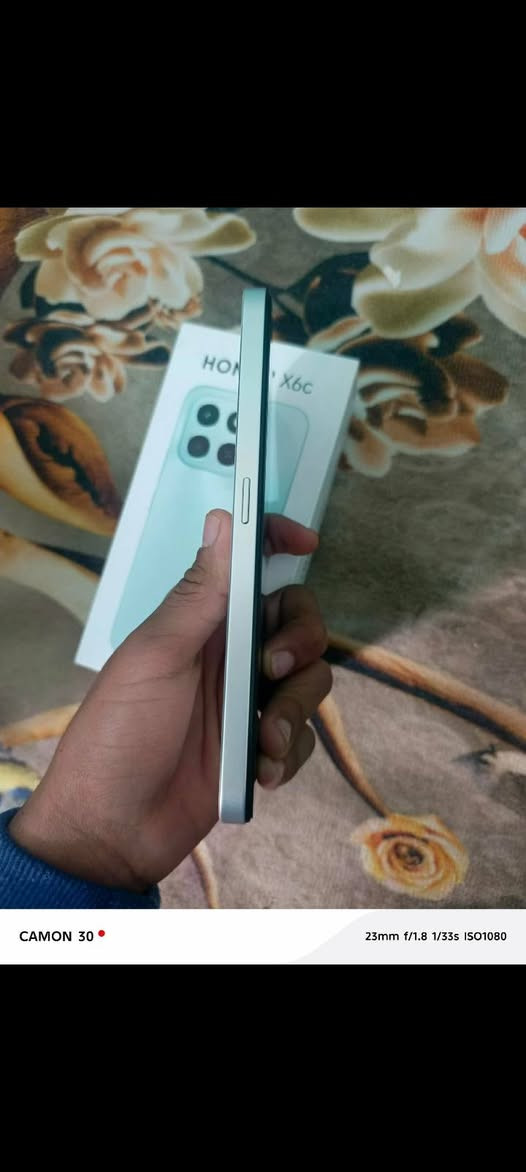 سلام عليكم 
موبايل للبيع HONOR X6C
ذاكرة 256 عشوائية 6 +6
نظام اندرويد 15
نضافه 100 ٪
الجهاز مستخدم استخدام قليل
للتواصل خاص
مكان سدير


**إذا كنت صاحب هذا الإعلان وتريد حذفه لأي سبب، رجاءا أرسل رسالة إلى الدعم الفني**