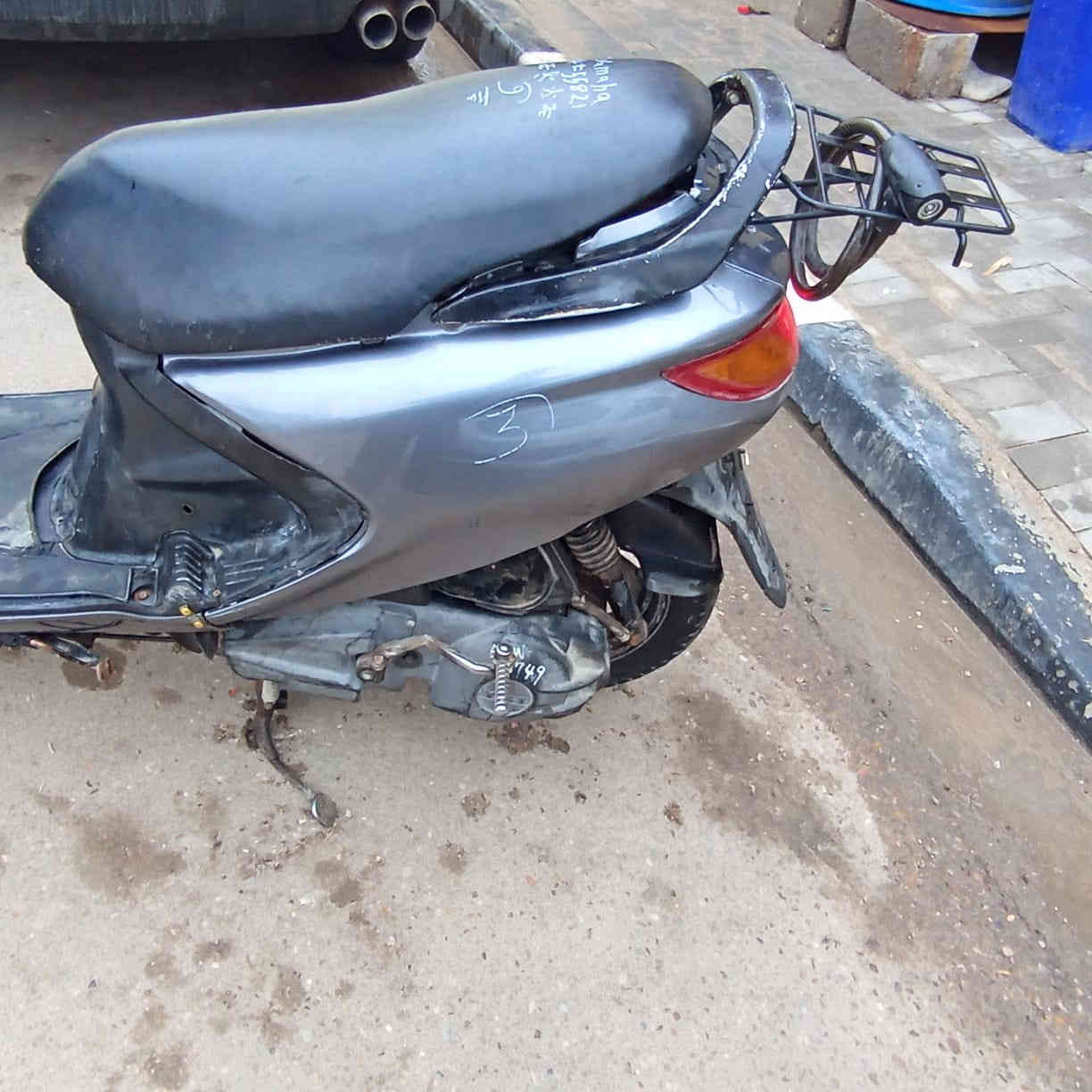 السلام عليكم دراجه فراشه رمبه صارلي 3 اشهر من مشتريه دراجه كل نقص مابيه مكينه ناعمه وبرغي ما مفتوح بيه السعر 750 مكاني الطوبة والنخيلة رقم الهاتف للاستفسار ***********
