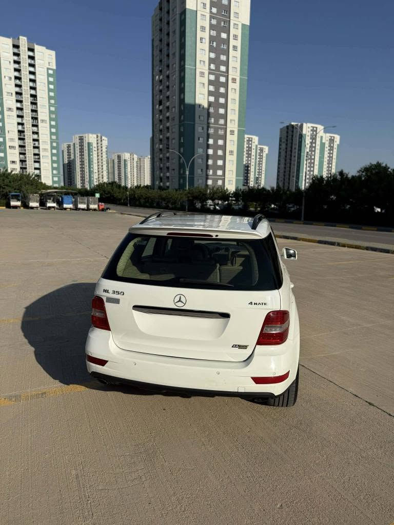 مارسیدس ML350 مۆدیلی 2011یە و تەنها 157 هەزار ڕۆشتووە و زۆر پاک و بێ عەیبە و ڕەقەم سلێمانییە و تەنها یەک دەرگای بۆیاخە سۆنەرەکەیم داناوە ، مەکینەی ۳.٥ە و دەبڵ ئەکسلە و کوشن کارەباییە نرخی 150گەڵاو معامەلە ،لە سلێمانیم
***********
*********** السليمانية, العراق
