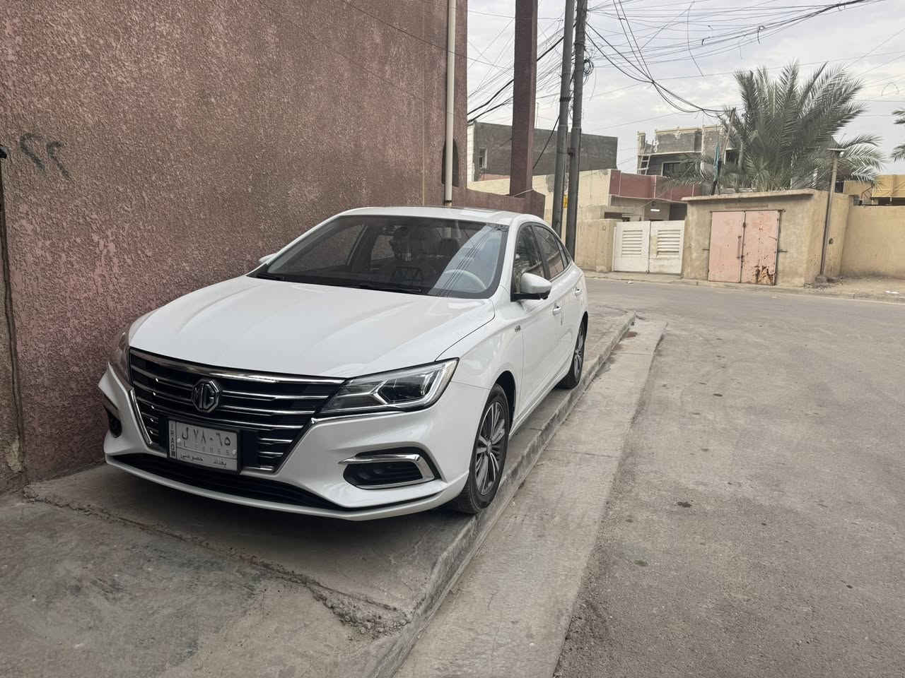 السلام عليكم
ام جي 5 lux 2024 
ماشية 51 الف
موصفات السيارة 

فتحة 

بصمة ابواب وتشغيل 

6 ايرباك

6 سماعات 

لايت زنون بلادي

كشنات جلد كهربائي مع تدفئة

مري شفط

تحكم ستيرن جهتين مع مثبت سرعة 

هاند بريك كهربائي مع اوتو هولد

السيارة بيهة ملاحضات بسيطة 

بدون صبغ وبدون بارد 

السيارة بالضمان وكل الصيانات مسويهن 

السعر ع الخاص 

العنوان بغداد حي الجهاد 

رقم الهاتف ***********
