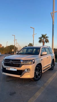 لاند كروز 2021  4600 V8 كراند تورنك سبشل اديشن (ساز ) اصل  ماشية ٩٩ ال...