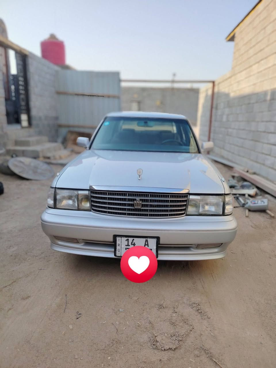 سياره ارنب طويل للبيع رقم و سنويه باسمي رقم انگليزي موديل94 سيارة نضيفه و حلوه بيهه طخه بسيطه بلبك لايت بصفحه السايق وسلف مرات تصير بي چكه ولباور كل شهر تحطله شويه وتبريد تشغله ثواني ويفصل ولضاقطه تعبانه وسياره تجي وتشوفهه بعينك مال جناي ومحتاج و اريد ابيع وكفاله  من العيب اشرعي نقل جثه ومن الگص
السعر 75 وبيهه مجال مكاني البصره گرمه علي / وهذا رقمي ***********
