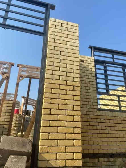 هاذي أحد عمالي من البناء في الكوت مع اخوكم أبو حسين الخلفه للبناء ***********
