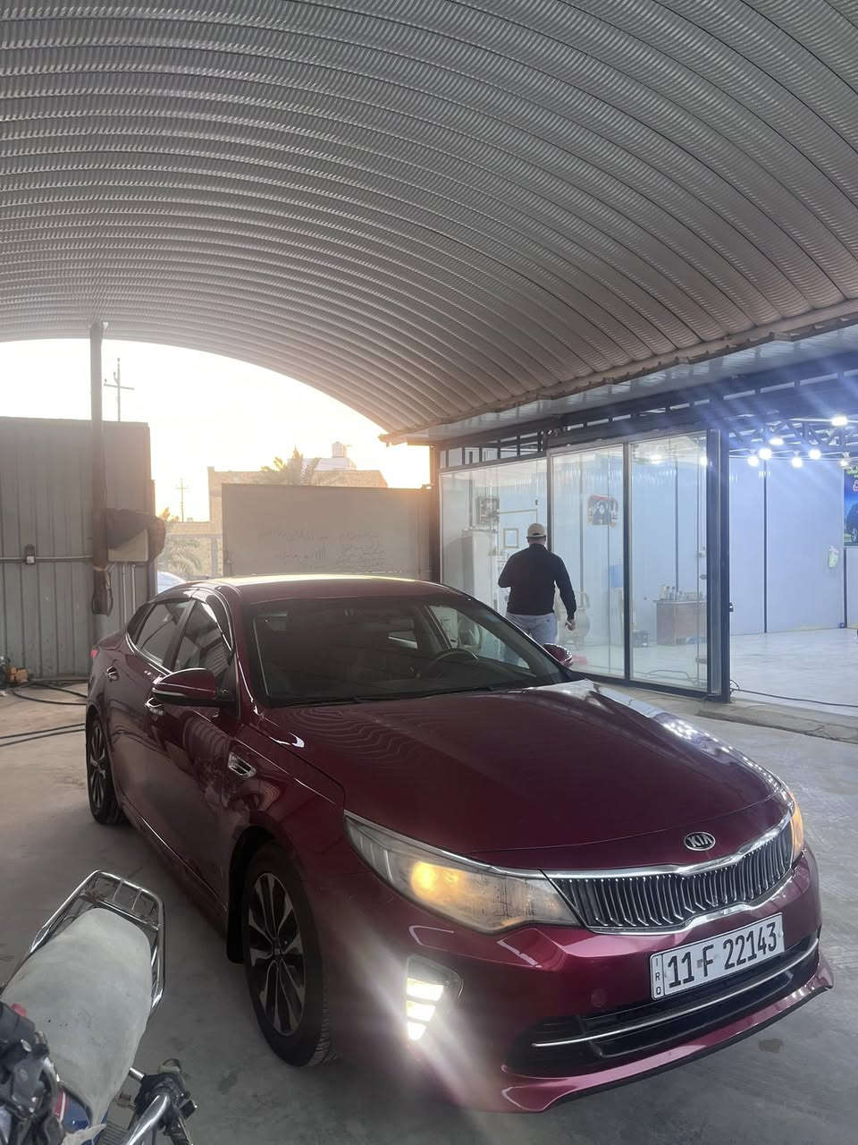 السلام عليكم كيا أوبتيما 2018 أمريكي حادث خشم الجاملغ وطرف البنيد بدون تبديل رقم بغداد هزه جديده مكينه وكير وحداديه وتخم تاير تبريد كله شرط كشنات جلد ابيض بلاد رادار شاشه حساسات خلفيه بلوجگتر بك لايت لد 
مكان السياره ناصريه مركز
***********
