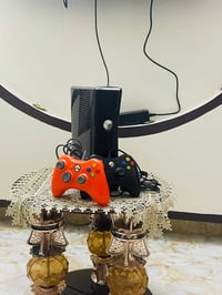 جهاز العاب اكس بوكس ٣٦٠ مع هارد يحتوي على اكثر من ١٠٠ لعبة جهاز نظيف م...