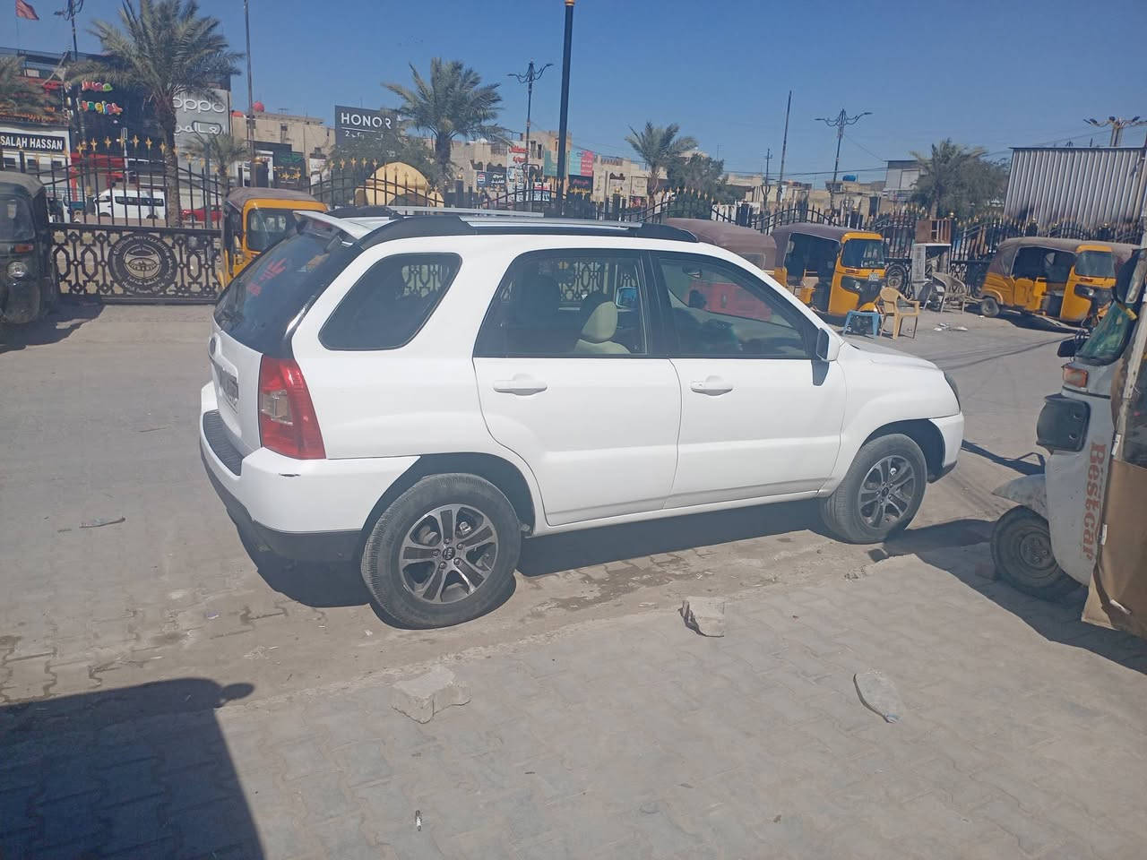 السلام عليكم
للبيع كيا سبورتج
موديل 2007
مكينه 2000
وارد أمريكي
حادث السياره
جاملغ الخلفي الايسر
مكفولة من الضربة ومن الگص
عدا الحادث مالتها مال امريكا
السيارة مصبوغة عدا القماره
صبغ للجماليه السيارة استخدام بنيه
واني صبغتها ماشيه 142
ملاحظه يوجد خشونه في المحرك
عند التشغيل ثانيتين ويروح
مكان السيارة بغداد مدينة الصدر
السعر 95وبيه مجال بسيط
للاستفسار رقمي***********
