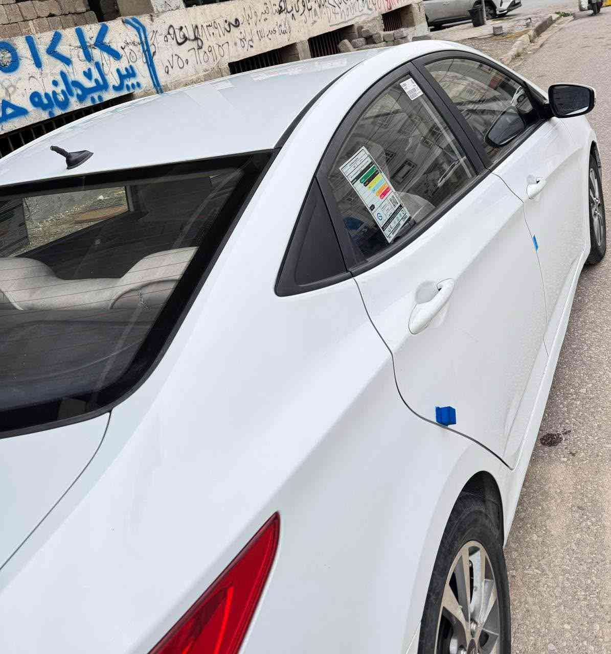 هۆندا ئەکسێنت ٢٠١٧ 
مواسەفات ئەمریکی 
ئەی بی ئێس
تراکشن  
٦١ هەزار ڕۆیشتی 
لێدرانی نیە پێش و پشت کەپسە 
تەنها سەر بۆنیتی کارتی هەیە
کەمتر لە بستەک بن دۆسەی لای سەکنی
گێڕ، مەکینە، بەناوکردن و غرامە بەشەرت  
سەنەوی و هەزەی نوێیە 
نرخی ١١٥ وەرەقەو مەجال 

*********** سوران, أربيل
