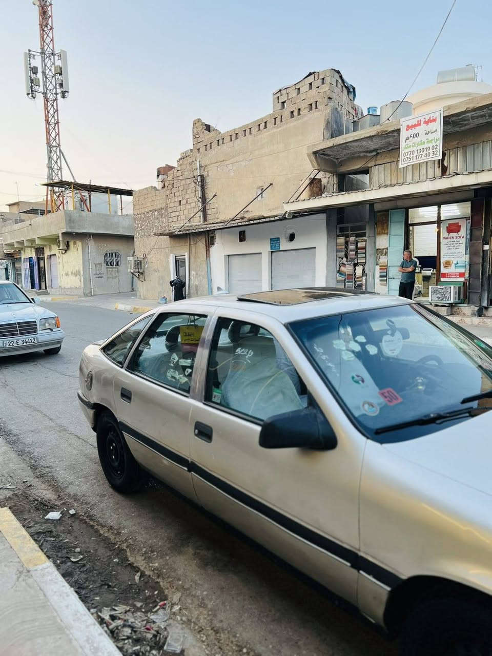 سلام عليكم من رخصت لادمن شباب وبل فكترا موديل 93 سياره كير محرك تراي وين ما يعجبك كلش حلوه رقم صلاح الدين راعيها يريد تحويل مطلوبة غرامه 200 ينزل من سعرها مصبوقه عام بدون حادث سعر 30 وبيه مجال اي ستفسار تصل ودلل *********** عنوان بغداد
