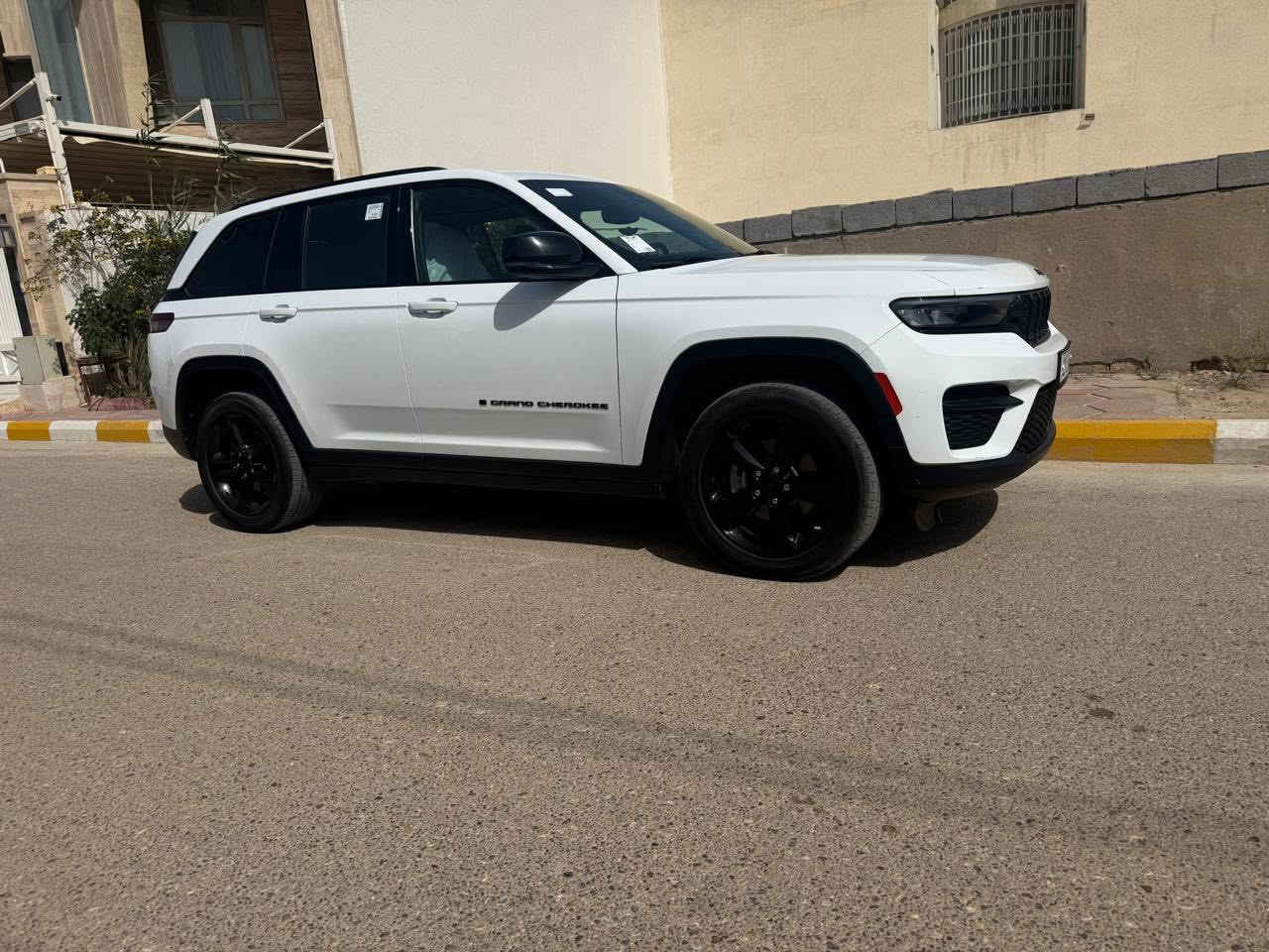 جيب كراند شيروكي التيتيود موديل 2024
السيارة ماشية 20 mm

مكفولة كفالة عامة من كلشي اخت الزيروو ،  

سيارة اخت الكلين 

سيارة داخله تقرير غرق 

رقم بغداد الجديد باسمي تحويل ثاني يوم 

محرك كير على وضع الشركة 

السبير منازل كاعيات شركة بالجيس ما مشدوده جك عدات ب جيس

مواصفات التيتيود معروفه : 

محرك 6 سلندر 3600 , السيارة 5 راكب دفع رباعي 4x4

داخل اسود كشنات مخمل و جلد 

دخول بصمه تشغيل بصمه تشغيل عن بعد صندوك كهرباء 

كير ماوس ستيرن مطرز جلد + تدفئه ستيرن 

رادار امامي حساس خلفي رادار خلفي نقط عمياء تنبيه خروج عن المسار

داخل اسود كشنات مخمل و جلد ، شاحن لاسلكي

شاشة جبيرة تدعم ابل كار بلي ، تبريد شاشة ، كشنات تدفئه 

فول تحكم ستيرن ، سايد بريك بصمة كشنات كهرباء 

انضمه قيادة،  كيجات دجتل عرض ضغط الاطارات وبعد اهواي مواصفات …

الاستفسار ع الرقم ***********  مكان سيارة ناصرية مركز
