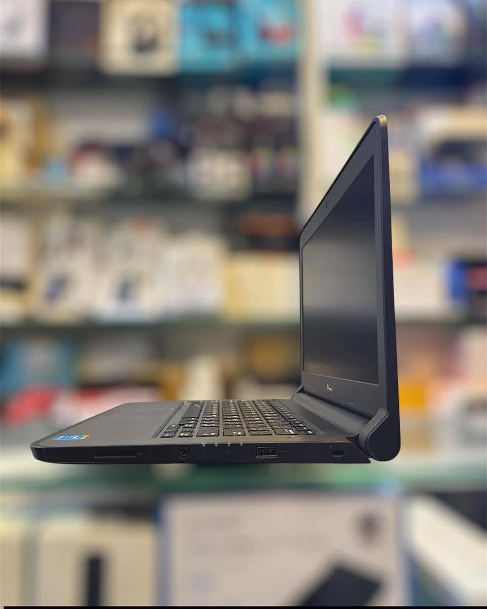 بسعر : 150 الف
Dell Latitude 3350
المواصفات : Intel Core i5-5200U
 معالج كور اي ٥ الجيل الخامس
‏‎رام: 8GB DDR4
‏‎ذاكرة: 128GB SSD
كرت شاشة داخلي : 4GB INTEL SHARE
‏‎حجم الشاشة: 13.3inch
كيبورد عربي انگليزي
‏‎مدخل USB A  و منفذ سماعة
منافذ HD , Mini DP , SD CARD , LAN
توصيل جميع المحافظات ٥ الاف
ماوس وحقيبة هدية مع الجهاز
ضمان لمدة ١٠ ايام من تاريخ الوصل
مراسلتنا عبر الواتساب او الماسنجر
***********
***********
