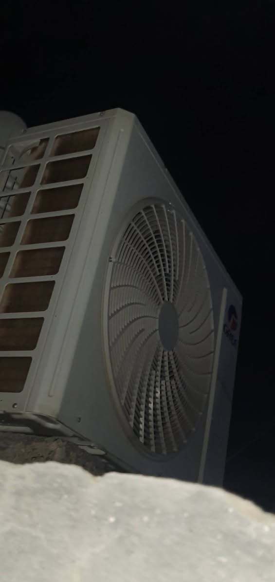 سبلت كنتور ٣ طن نوعية Gree كلش ممتاز مستخدم اقل الشهر( نظافة فول) اخذتة ١٦٠٠ وحاليا سعرة بالسوك ١٧٠٠ جاي ينباع 
السعر ١٤٥٠ 
تاريخ الصنع حديث ب٢٠٢٤ موضح بالصور


**إذا كنت صاحب هذا الإعلان وتريد حذفه لأي سبب، رجاءا أرسل رسالة إلى الدعم الفني**