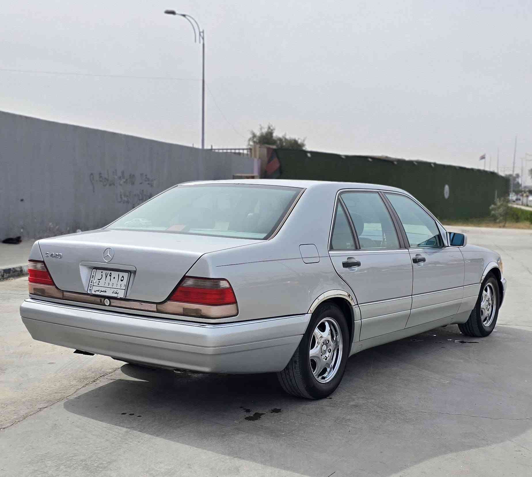 مارسدس شبح ٤٢٠ (اخت الزيرو) سياره مضمومه فول مواصفات موديل ٩٧ رقم بغداد اصولي مشروع وطني بأسمي ماشيه ١٦٠/الف  حقيقي سياره جديده جدآ 
مكفوله كفاله عامه ماعده البنيد شوية بيه صبغ سياره لوك على وضع الشركة المواصفات كشنات كهرباء ستيرن كهرباء بيبان شفط 
مري شفط سلايت فتحه طكتين كير قفل ديفور دبل مروحه 
 سيدي جنجر بعد بيهه هواي مواصفات  مكانى بغداد 
الاستفسار رقم الهاتف *********** (علمآ سيارة احلى من الصور )
