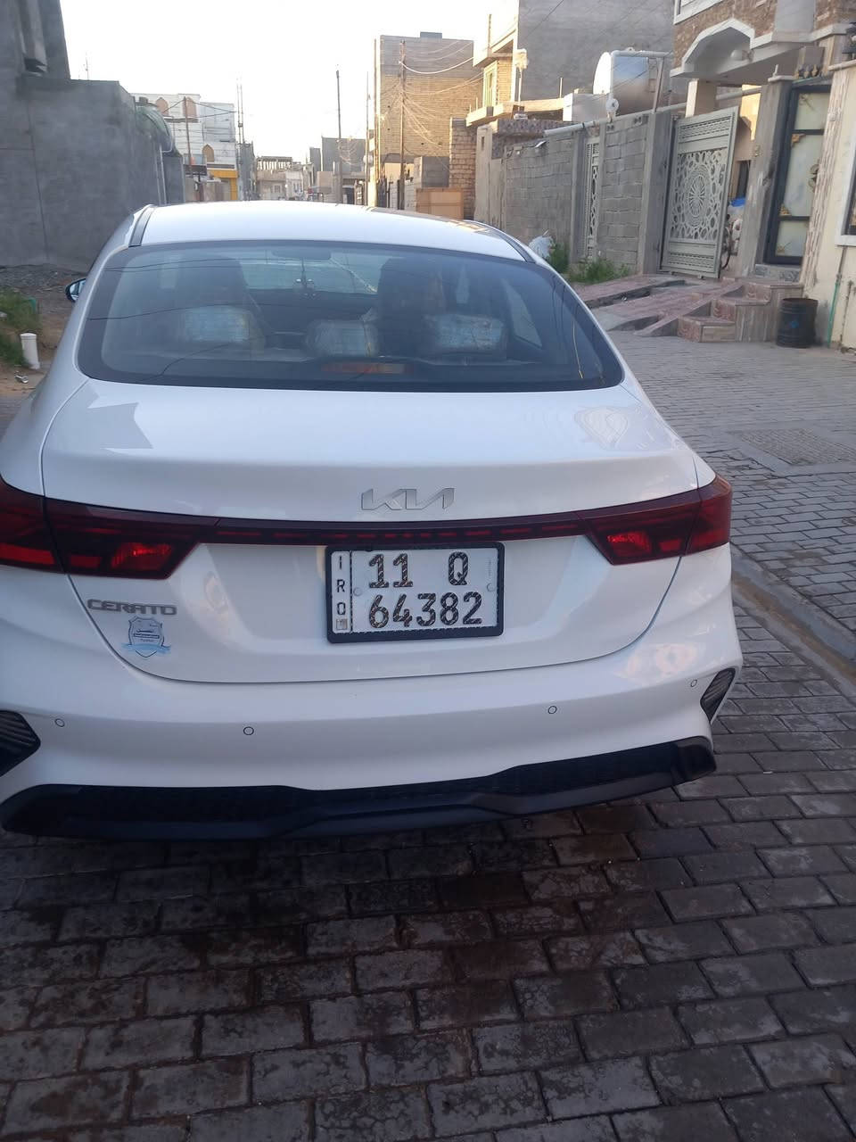 السلام عليكم سيراتو موديل 2024 فول مواصفات محرك 2000 دوش السياره بيها بارد جاملق لخلفي موضح بصوره السياره ماشيه70 الف بسمي أرقام نكليزي بسمي تحويل ثاني يوم ..سعر 182... مكان الرمادي ***********
