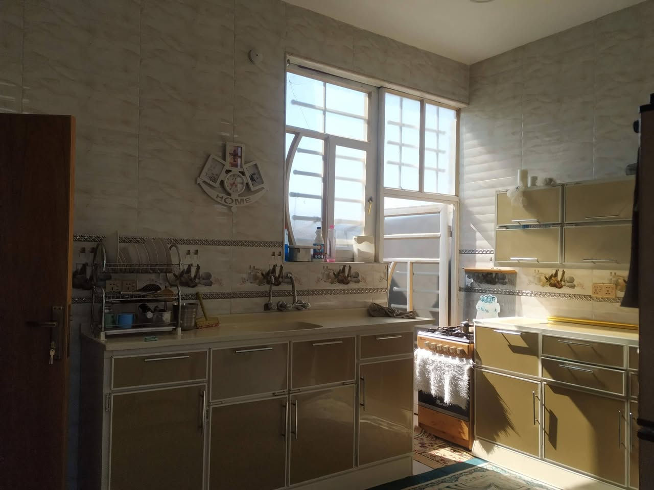 بسم الله الرحمن الرحيم
للبيع بيت طابو صرف مساحه 130 متر واجهه 13 ونزال 10 بناء جديد درجه اولى عنوان ابي غرق حي المرتضى مجاور المدرسه الجديدة جهه البزل سعر ٦٩ قابل للتفاوض  الاستفسار ع الرقم 
***********
